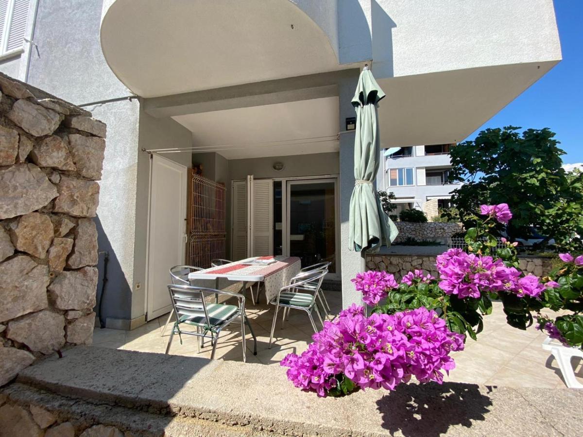 Apartment Dilba Novalja Exterior foto