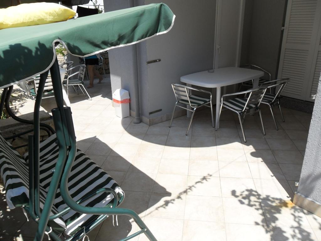 Apartment Dilba Novalja Exterior foto